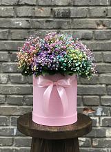 Цветочная композиция из Гипсофила и Розы в шляпной коробке во Фряново