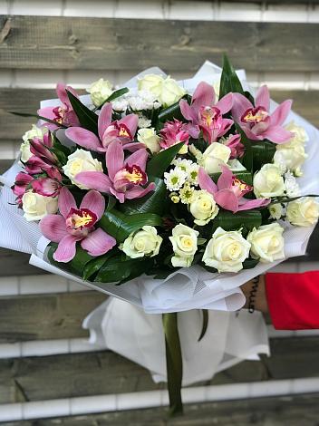 Букет цветов из: Розы и Хризантемы во Фряново