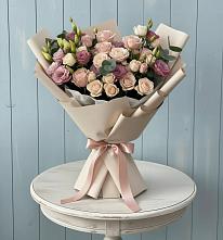 Букет цветов из:  Розы и Лизиантусы во Фряново