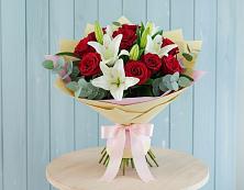 Букет цветов из:  Лилии и Розы во Фряново