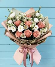Букет цветов из:  Розы, Альстромерии и Лизиантусы во Фряново