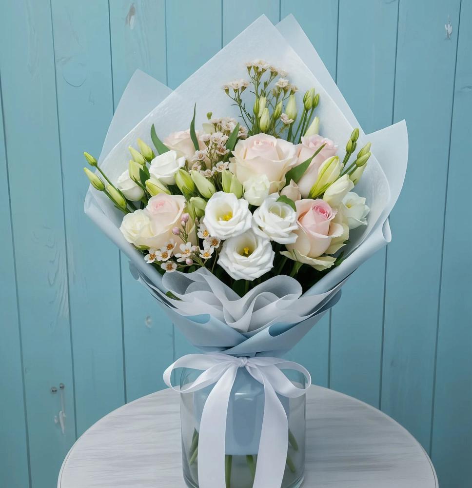 Букет цветов из: Розы и Лизиантусы во Фряново