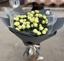 Букет Белые кустовые розы Солинеро во Фряново