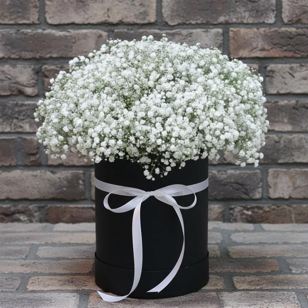 Цветочная композиция из Гипсофила в шляпной коробке во Фряново