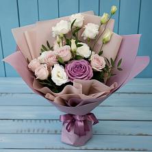 Букет цветов из:  Розы и Лизиантусы во Фряново
