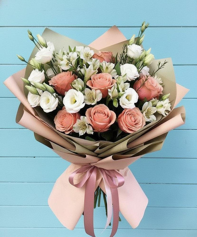 Букет цветов из: Розы, Альстромерии и Лизиантусы во Фряново