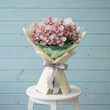 Букет цветов из:  Орхидеи и Розы во Фряново