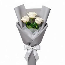 Букет 3 белые розы во Фряново