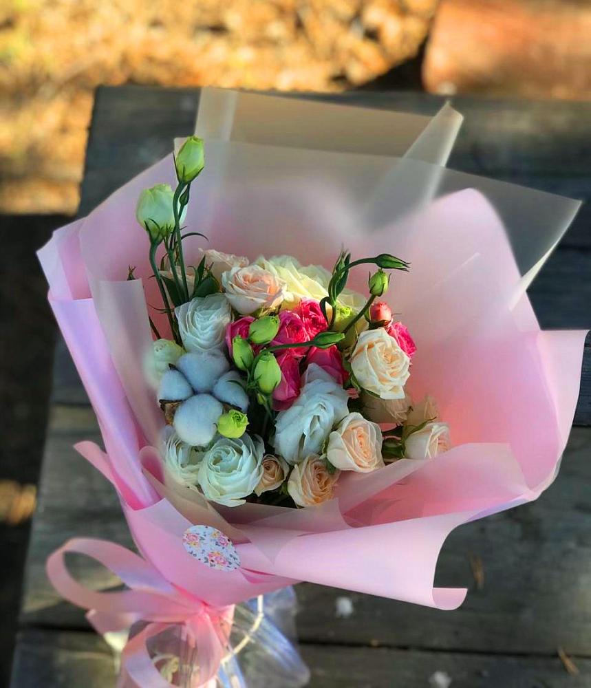 Букет цветов из: Розы и Лизиантусы во Фряново