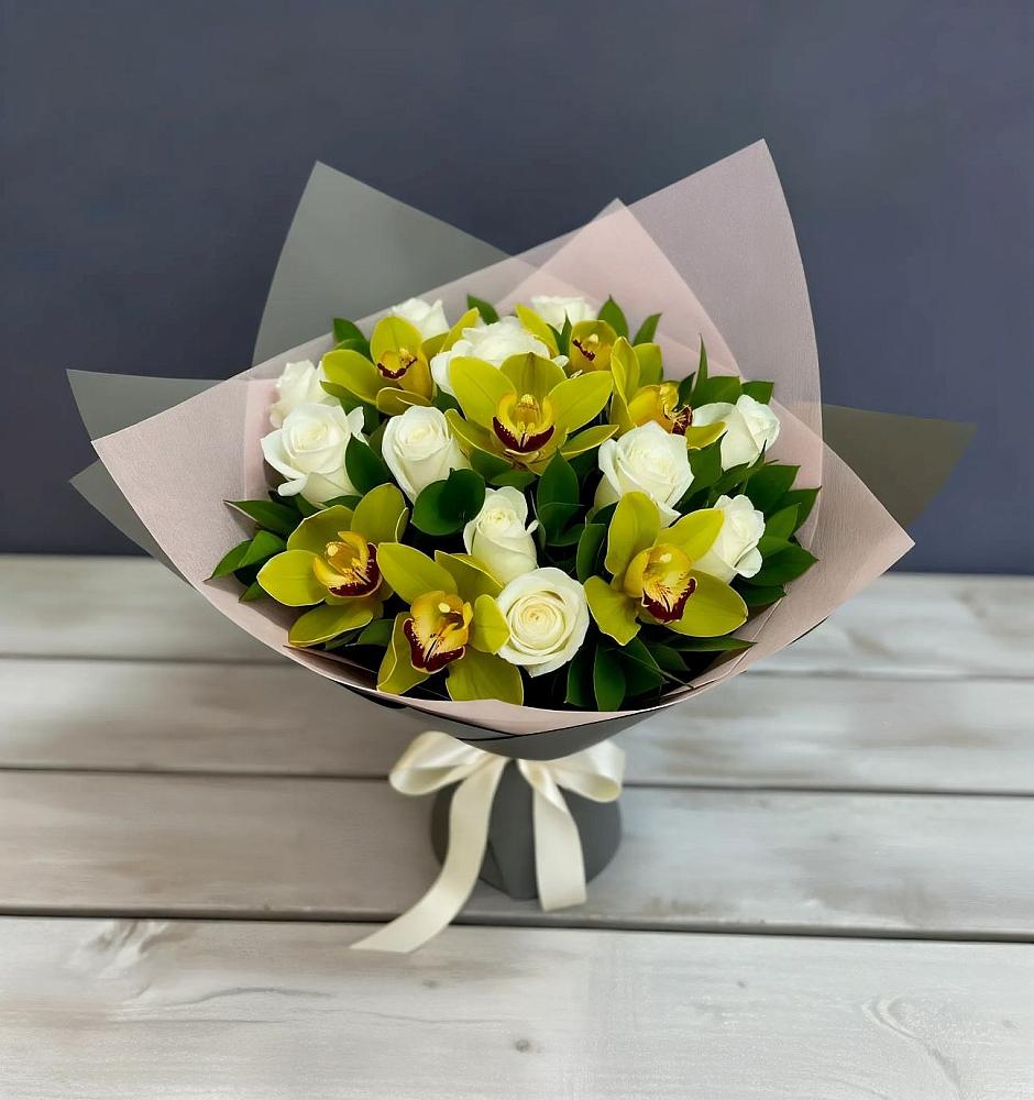 Букет цветов из: Орхидеи и Розы во Фряново