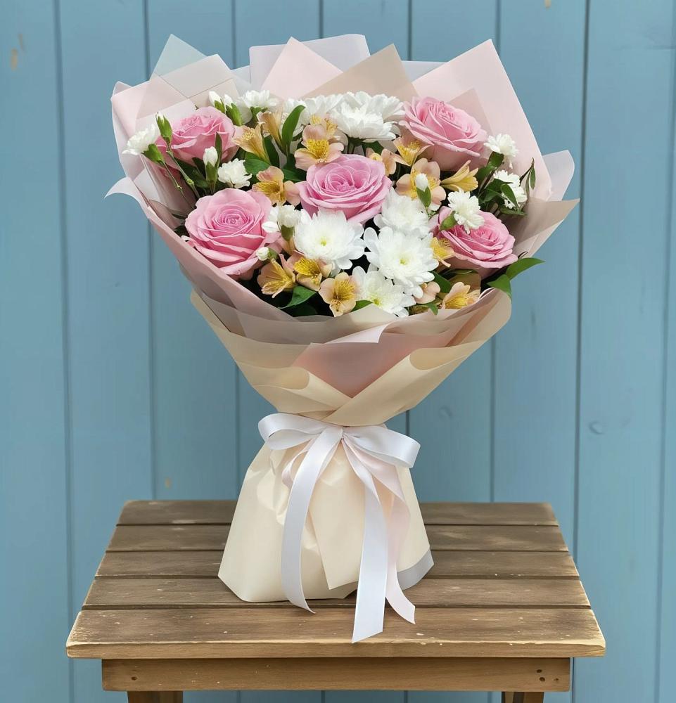 Букет цветов из: Гвоздики, Орхидеи и Розы во Фряново