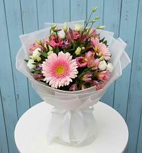 Букет цветов из:  Герберы, Альстромерии и Лизиантусы #REPLACE_PRED# Фряново