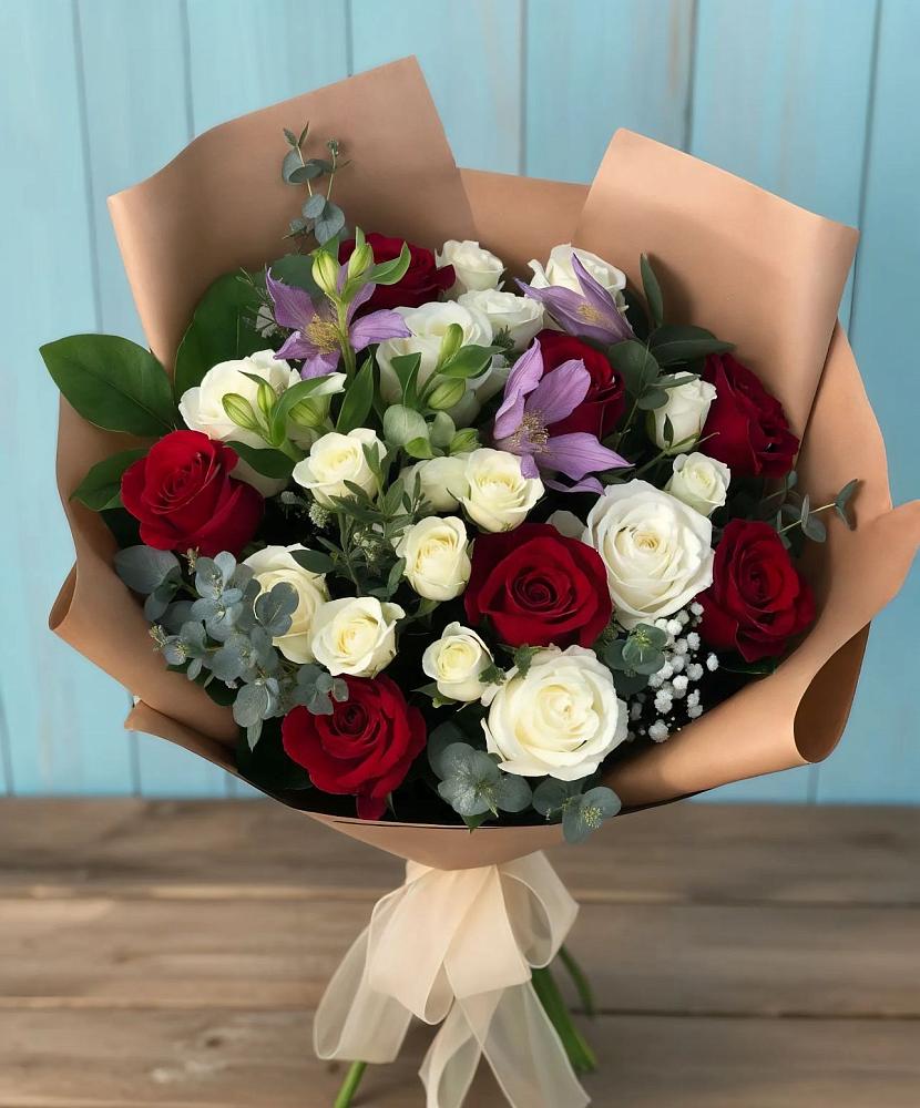 Букет цветов из: Розы и Альстромерии во Фряново