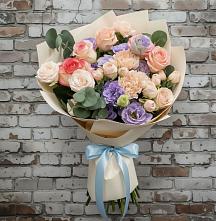 Букет цветов из:  Розы, Лизиантусы и Гвоздики во Фряново