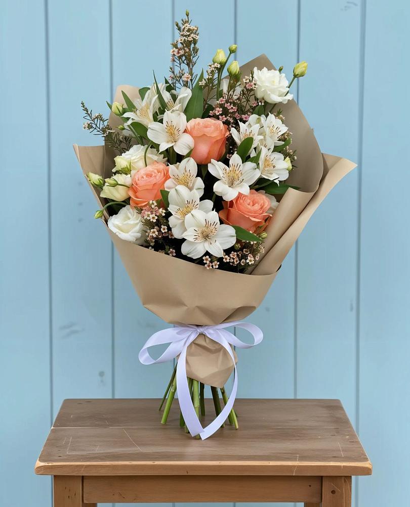 Букет цветов из: Альстромерии, Лизиантусы, Розы и Хризантемы во Фряново