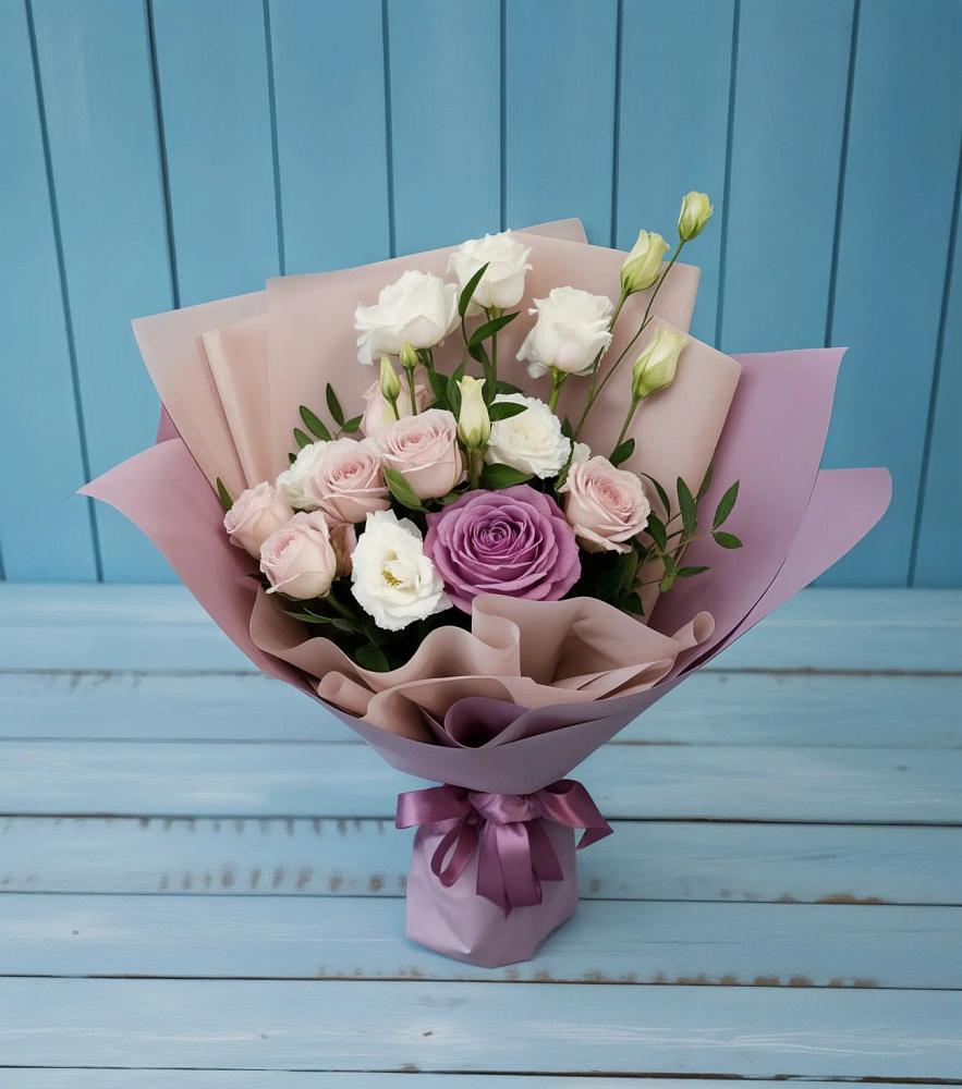 Букет цветов из: Розы и Лизиантусы во Фряново